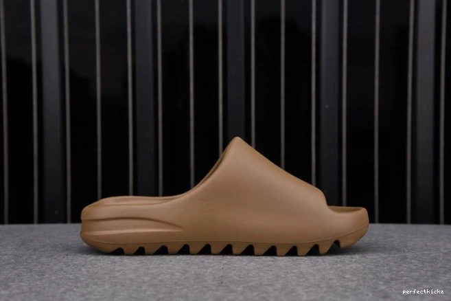 Yeezy Slide Core Adidas G55492 0817